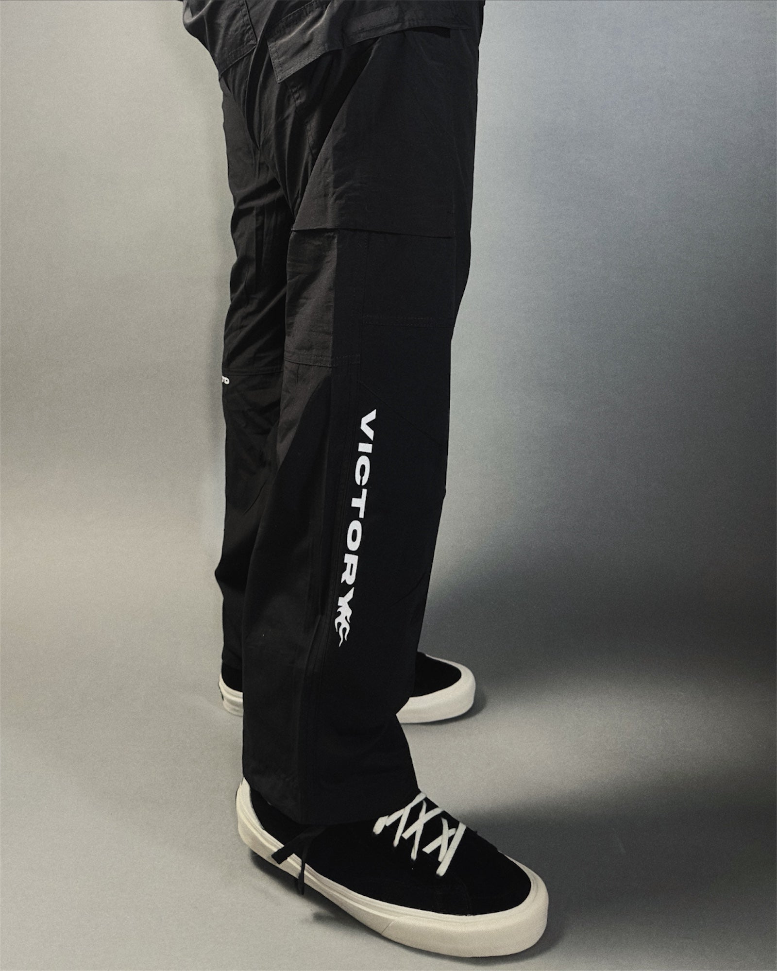 WIN THE DAY NYLON CARGO PANTS [BLACK]